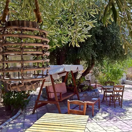 Castellania 2* Livadia (Tilos)