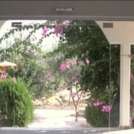 Hotel apartamentowy Castellania Livadia (Tilos)