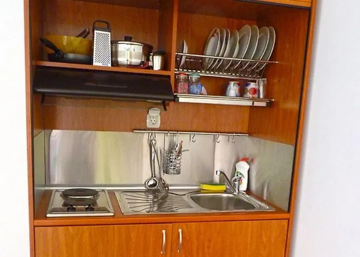 Castellania شقة فندقية 2*